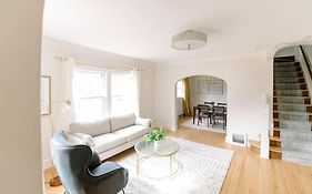 Cute Family Friendly 3 Bedroom Home In Waterbury